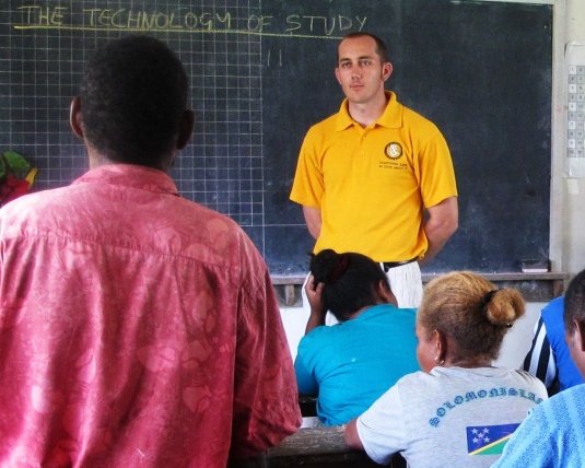 A Scientology Volunteer Minister conducting a workshop in Study Technology at the Tenavatu Primary School in Guadalcanal.